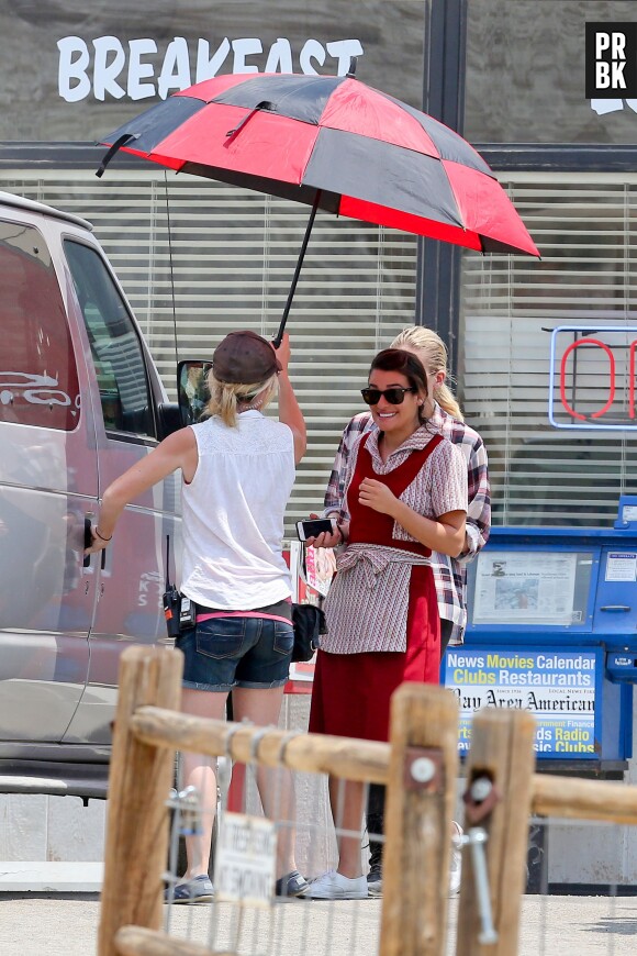 Lea Michele au soleil sur le tournage de la saison 7 de Sons of Anarchy, le 29 juillet 2014 à Los Angeles