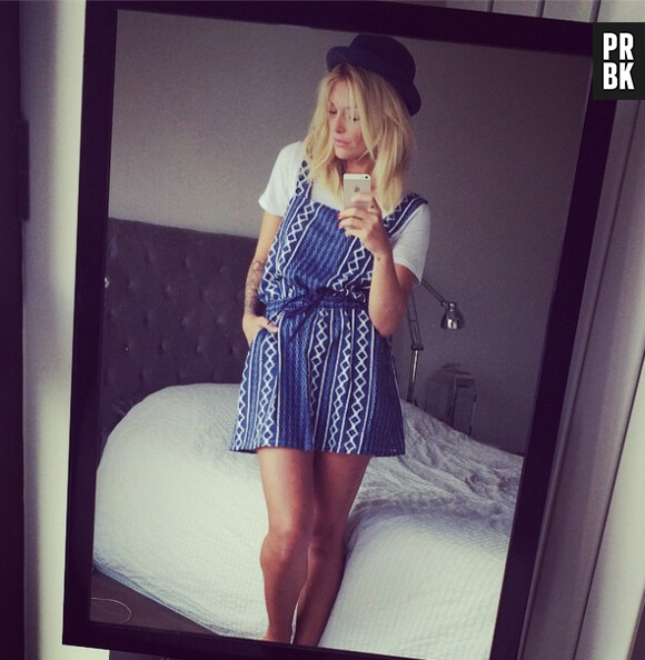 Caroline Receveur sexy sur Instagram le 6 août 2014