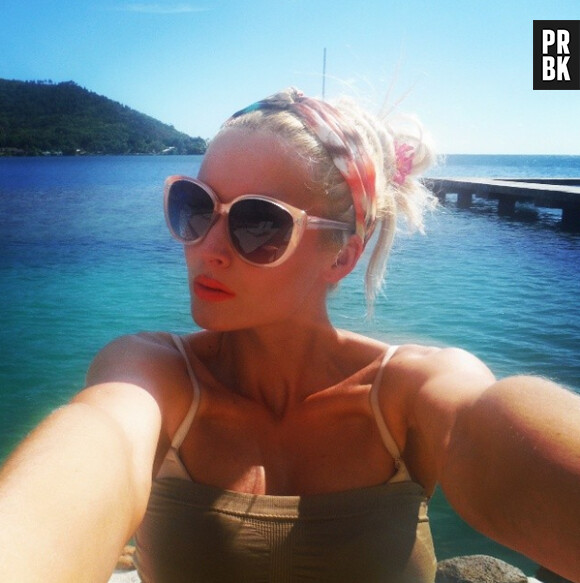 Tatiana Laurens : selfie sexy à Tahiti