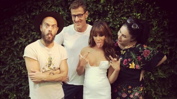 Lea Michele : robe décolletée et doigts d'honneur sur Instagram