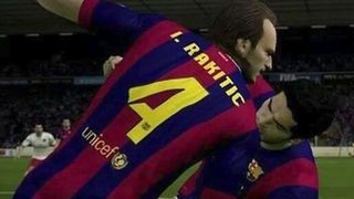 Luis Suarez pris en flagrant délit de morsure sur les terrains... de FIFA 15