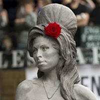 Amy Winehouse : sa statue de bronze dévoilée à Londres