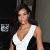 Kim Kardashian montre ses seins à Londres, le 3 septembre 2014