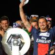  Zlatan Ibrahimovic f&ecirc;te le titre du PSG, le 17 mai 2014 au Parc des Princes 