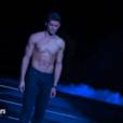 Rayane Bensetti sexy et torse nu sur le plateau de Danse avec les stars 5