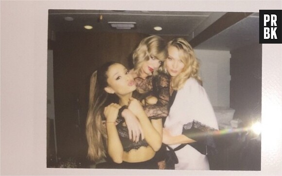 Ariana Grande, Taylor Swift et Karlie Kloss au défilé Victoria's Secret 2014 à Londres, le 2 décembre 2014