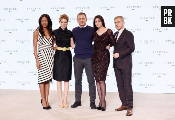Naomie Harris, Léa Seydoux, Daniel Craig, Monica Bellucci et Christoph Waltz à l'annonce de James Bond 24 le 4 décembre 2014
