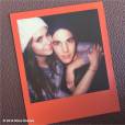 Nina Dobrev et Chris Wood posent ensemble sur une photo Instagram