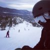 Michael Trevino au ski pour les Fêtes de fin d'année