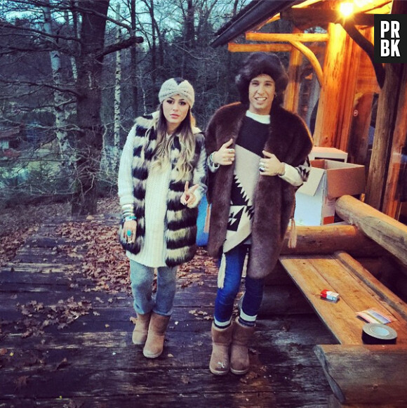 Anaïs Camizuli et Eddy complices sur le tournage des Anges fêtent Noël, le 11 décembre 2014