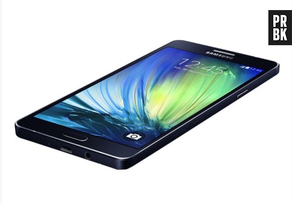 Le Samsung A7 est disponible en noir