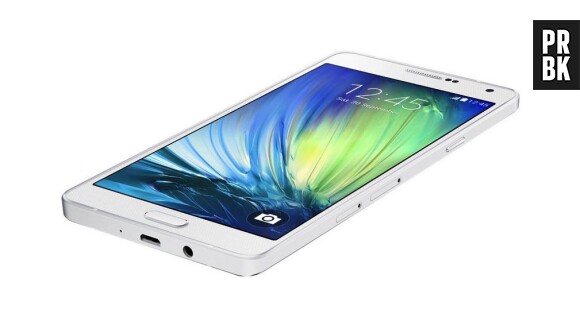 Le Samsung A7 est disponible en blanc