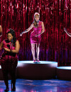 Glee saison 6, épisode 6 : Mercedes (Amber Riley), Rachel (Lea Michele), Santana (Naya Rivera) et Brittany (Heather Morris) sur une photo