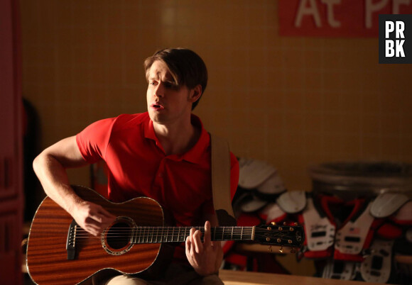 Glee saison 6, épisode 6 : Chord Overstreet sur une photo