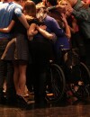 Glee saison 6, épisode 6 : le Glee Club soudé sur une photo