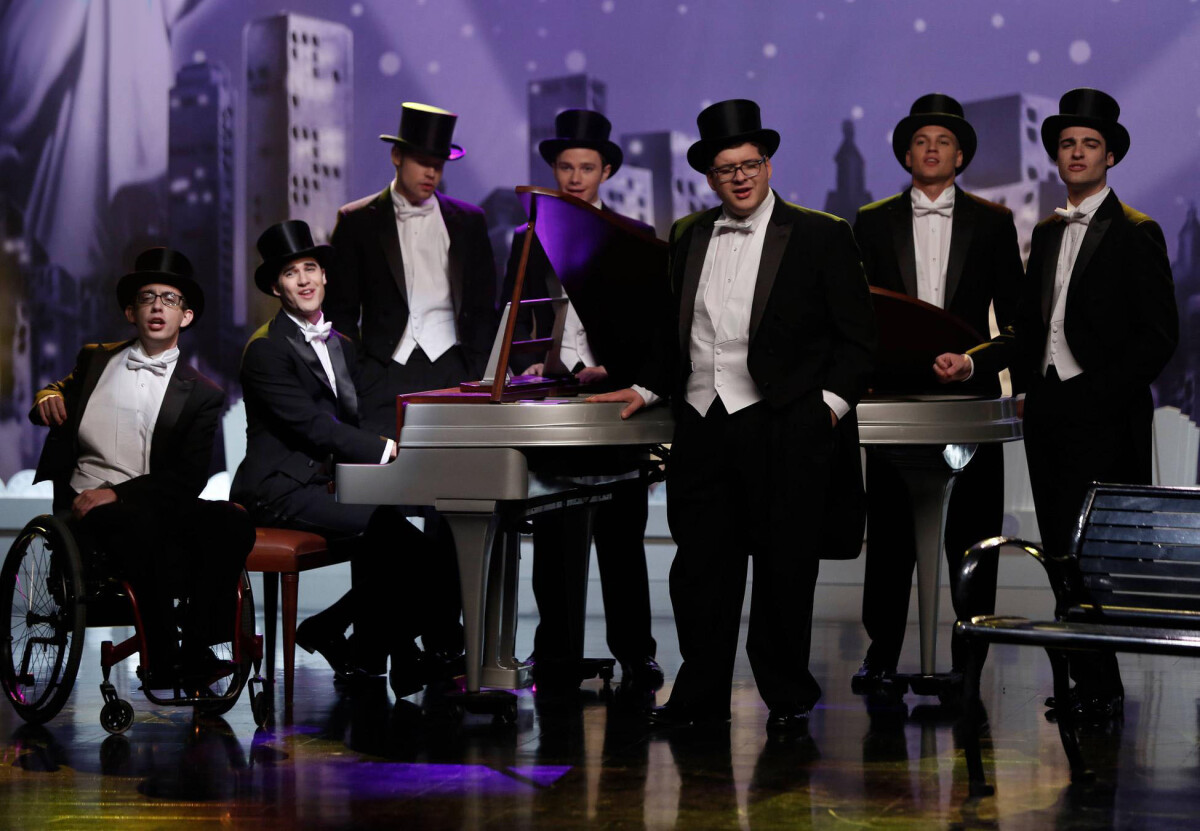 Photo : Glee saison 6, épisode 6 : les garçons du Glee Club sur une