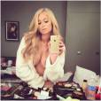  Paris Hilton sexy sur Instagram en f&eacute;vrier 2015 : une nouvelle poitrine pour la starlette ? 