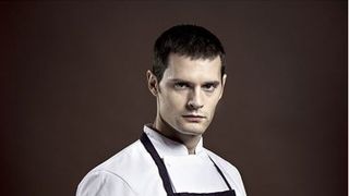 Chefs : Hugo Becker, de Gossip Girl aux cuisines de France 2, zoom sur l'acteur