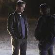 The Vampire Diaries saison 6, épisode 14 : Matt Davis (Alaric) face à Steven R. McQueen sur une photo