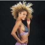 Gregory van der Wiel : Rose Bertram, sa copine, nue et sexy pour une séance de body painting