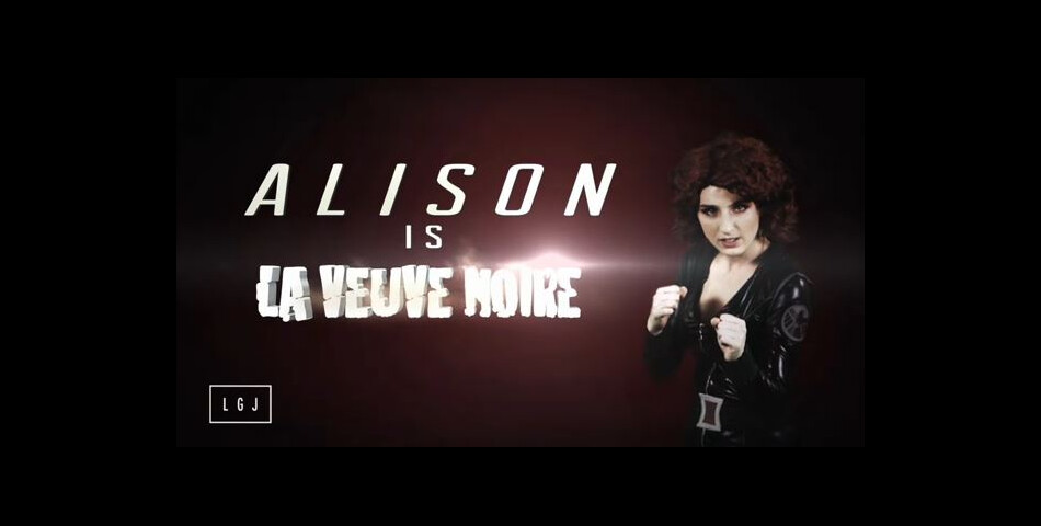 Alison Wheeler dans la peau de la veuve noire pour sa météo Avengers, le 22 avril 2015, sur Canal +