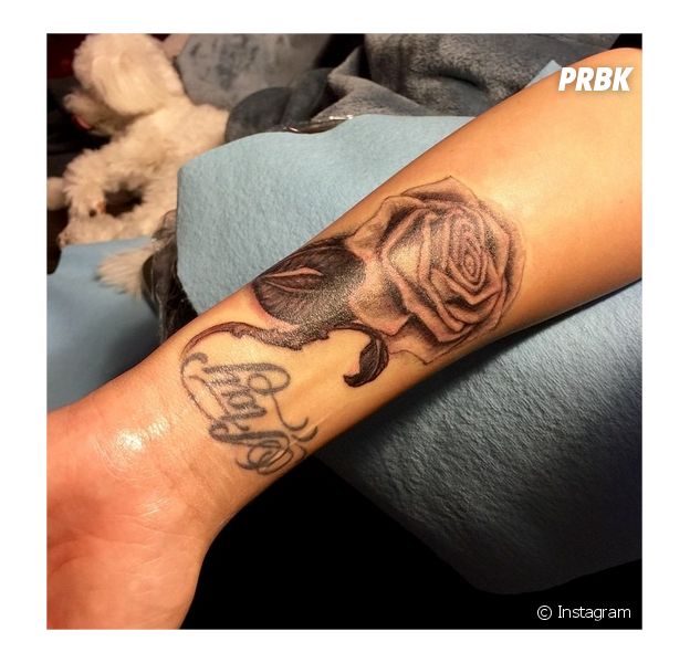 Demi Lovato remplace son tatouage de vagin par une rose : sur Instagram, son ancienne tatoueuse la clashe