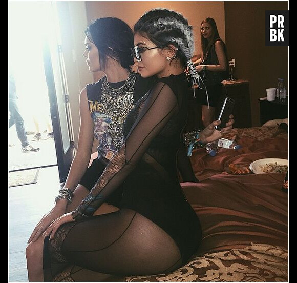 Kylie Jenner transparente et Kendall Jenner : les deux soeurs prennent la pose sur Instagram