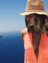  Caroline Receveur prend la pose en maillot de bain&nbsp;lors de ses vacances&nbsp;sur l'&icirc;le de Santorin sur Instagram 