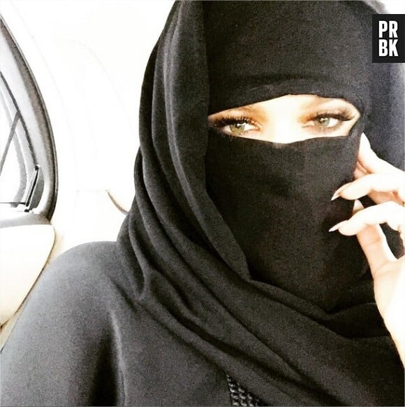 Khloé Kardashian en niqab sur Instagram : la photo déclenche une polémique, 26 mai 2015