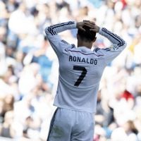 Cristiano Ronaldo attrapé par la police pour "pipi dans les rues" de Saint-Tropez