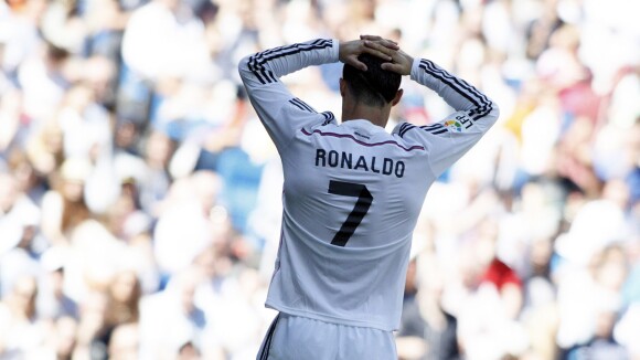 Cristiano Ronaldo attrapé par la police pour "pipi dans les rues" de Saint-Tropez
