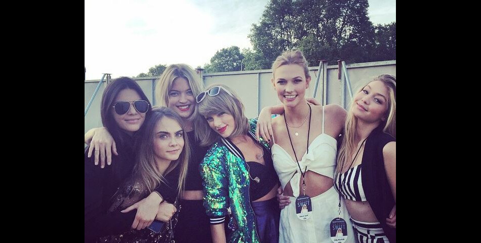 Taylor Swift : Cara Delevingne, Kendall Jenner... des invitées très VIP à son concert de Londres, le 27 juin 2015