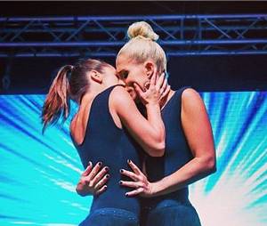 Denitsa Ikonomova et Katrina Patchett : un bisous sur scène lors de la tournée d'été de TF1