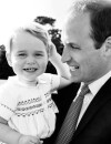  Prince William et Prince George complices au bapt&ecirc;me de Charlotte : la belle photo de Mario Testino 