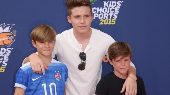Brooklyn Beckham : grand frère sexy et attentionné aux Kids' Choice Sports Awards 2015
