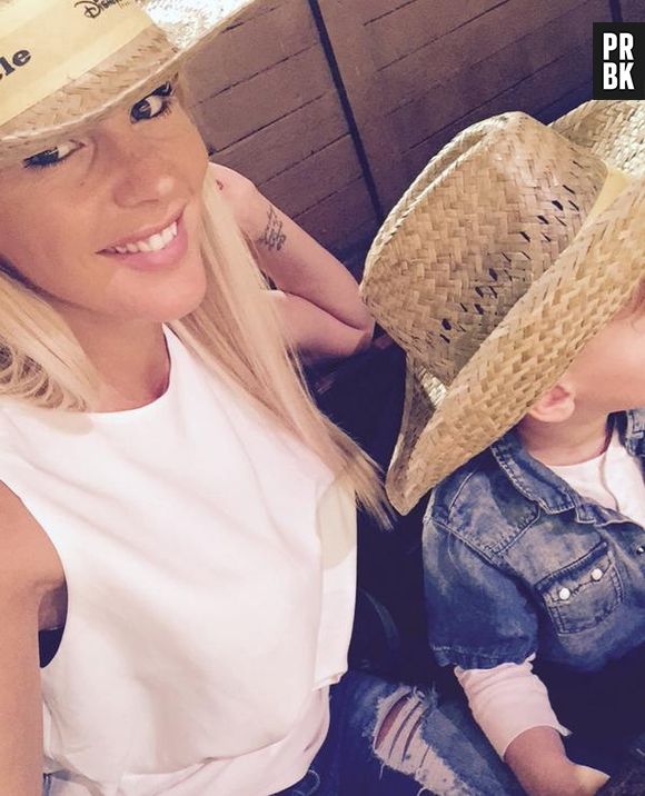 Amélie Neten très proche de son fils Hugo