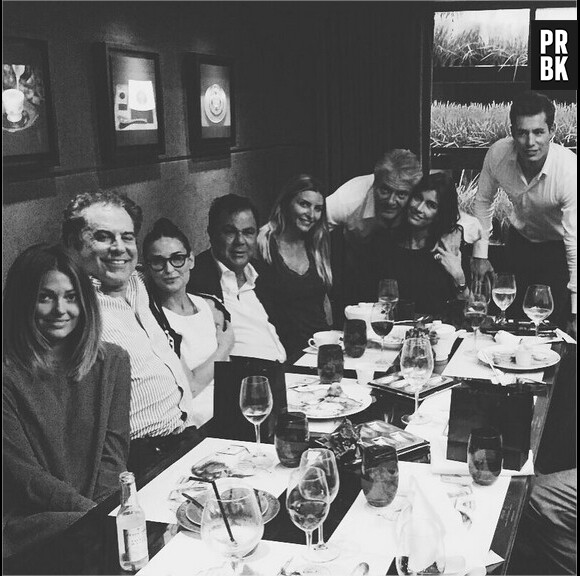 Caroline Receveur et son petit ami Valentin : exit Londres, ils s'offrent un week-end à Paris en amoureux... avec Demi Moore (à gauche avec les lunettes)