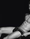 Calvin Harris sexy pour Emporio Armani