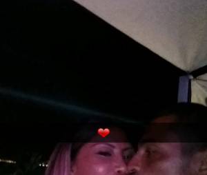 Les Marseillais en Thaïlande : Parisa et Julien s'embrassent encore sur Snapchat