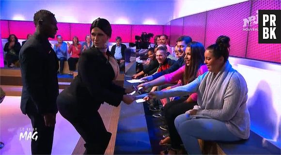 Benoit Dubois déguisé en Kim Kardashian dans le Daily Mag sur NRJ12, le 7 septembre 2015
