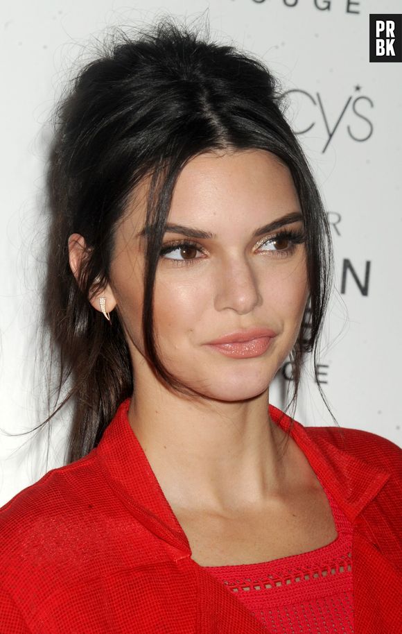 Kendall Jenner lors de la promotion du nouveau parfum Estée Lauder à New York le 18 septembre 2015