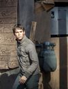 Le Labyrinthe 2 : Dylan O'Brien (Thomas) sur une photo