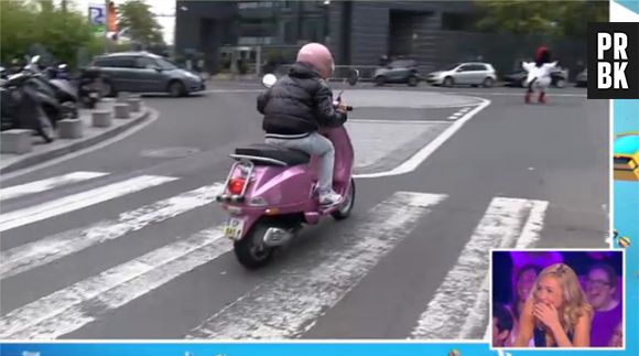 Enora Malagré attaquée par une poule géante sur D8