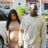 Kim Kardashian enceinte : Kanye West l'accompagne à sa fête d'anniversaire le 21 octobre 2015 à Los Angeles