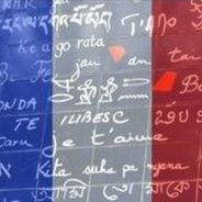 Facebook et Instagram : filtre bleu blanc rouge, dessin de paix... Les photos de profil solidaires