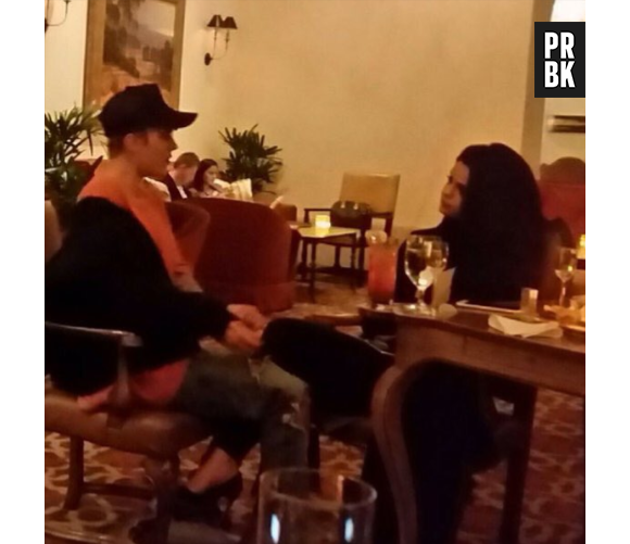 Justin Bieber et Selena Gomez en couple ? Rendez-vous à 2 dans un restaurant de Los Angeles, le 20 novembre 2015