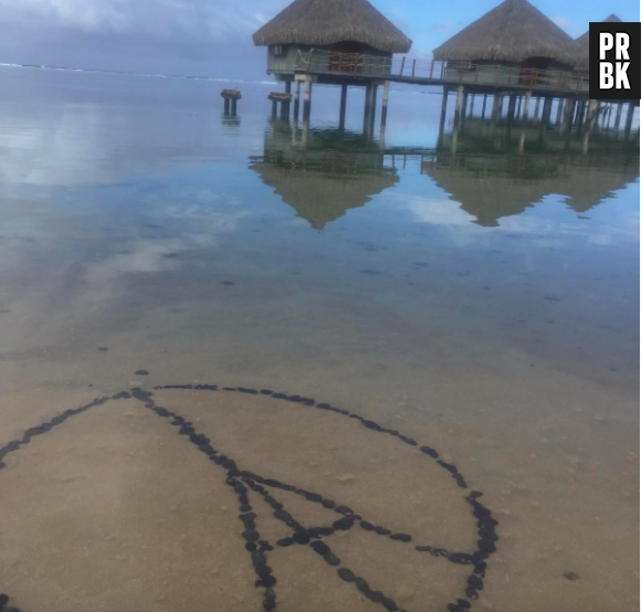 Camille Cerf : son hommage aux victimes des attentats de Paris depuis Tahiti