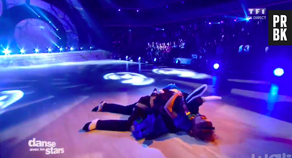 Danse avec les stars 6 : la chute d'EnjoyPhoenix, le 28 novembre 2015