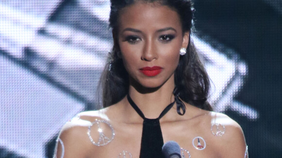 Flora Coquerel à Miss Univers 2015 : sa tenue hommage aux victimes des attentats à Paris