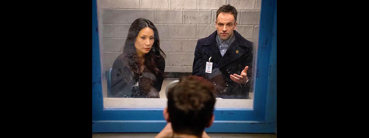 Photo : Elementary saison 3 : Holmes et Watson sur une photo - PureBreak